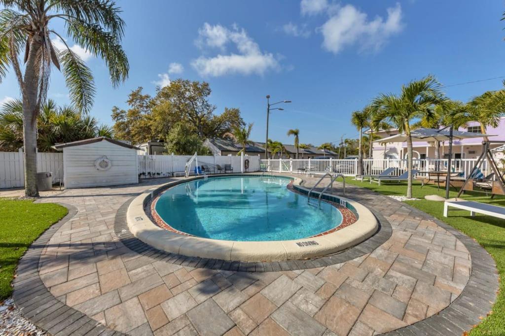 Located By The Beach 1 Bedroom With Parking And Pool Clearwater Exterior foto